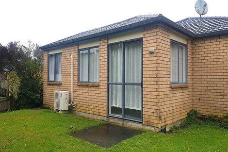 Photo of property in 52 Woodbank Drive, Glen Eden, Auckland, 0602