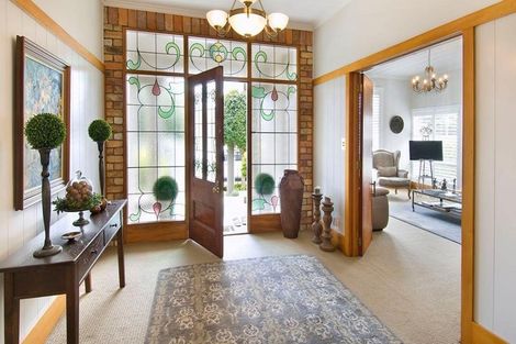 Photo of property in 5 Cameron Street, Takapuna, Auckland, 0622