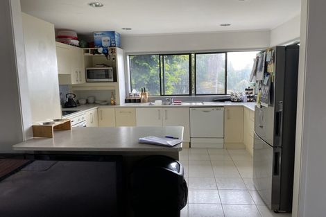 Photo of property in 1/7 Colmar Road, Mellons Bay, Auckland, 2014