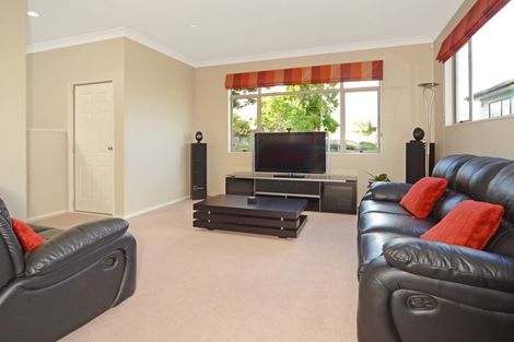 Photo of property in 1/122 Manuka Road, Bayview, Auckland, 0629