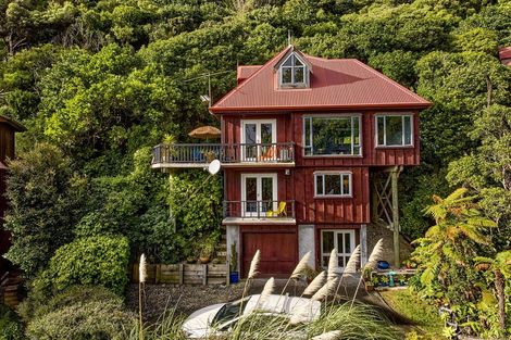 Photo of property in 8d Tawa Street, Eastbourne, Lower Hutt, 5013