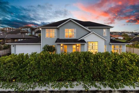Photo of property in 52 Chesterfield Way, Orewa, 0931