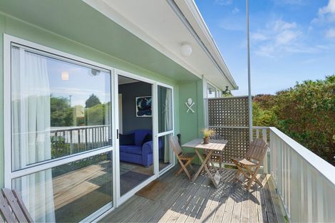 Photo of property in 3 Arthur Street, Waikawa Beach, Levin, 5573