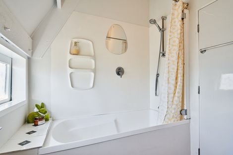 Photo of property in 74 Cypress Drive, Maungaraki, Lower Hutt, 5010