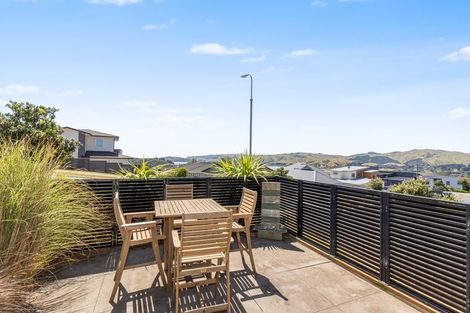 Photo of property in 154 Endeavour Drive, Whitby, Porirua, 5024