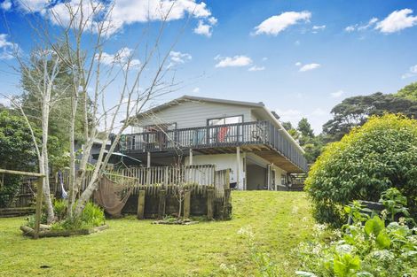 Photo of property in 138 Woodlands Park Road, Titirangi, Auckland, 0604