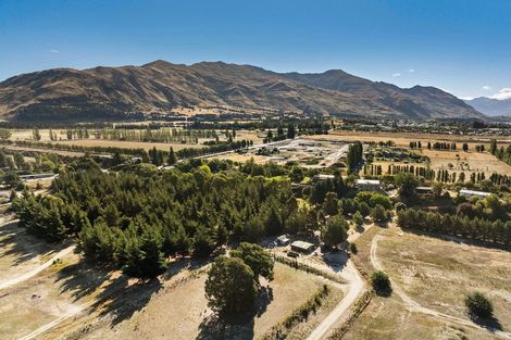 Photo of property in 289 Riverbank Road, Wanaka, 9382
