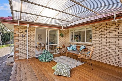 Photo of property in 16 Semillon Avenue, Henderson, Auckland, 0612