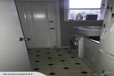 Photo of property in 28 Woodleigh Street, Frankleigh Park, New Plymouth, 4310