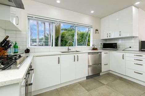 Photo of property in 2/5a Galaxy Drive, Mairangi Bay, Auckland, 0630