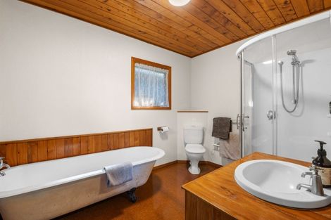 Photo of property in 240 Spencer Road, Lake Tarawera, Rotorua, 3076