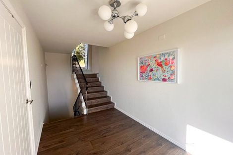 Photo of property in 5 Luxton Place, Mount Pleasant, Christchurch, 8081