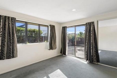 Photo of property in 1 Roche Avenue, Upper Riccarton, Christchurch, 8041