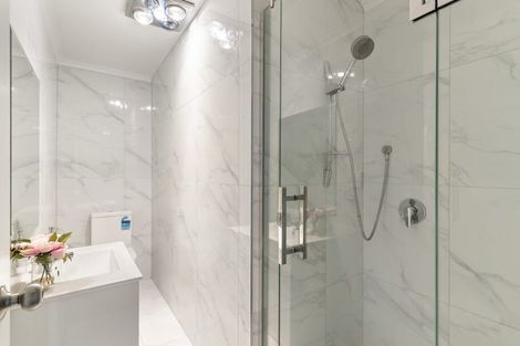 Photo of property in 5 Sunvista Avenue, Oteha, Auckland, 0632