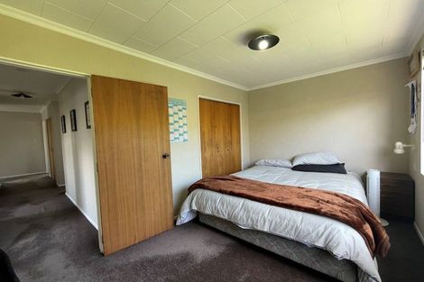 Photo of property in 79 Riversdale Drive, Merrilands, New Plymouth, 4312