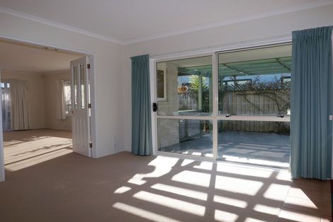 Photo of property in 69 Guildford Drive, Paraparaumu, 5032