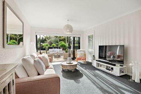 Photo of property in 70 Prince Regent Drive, Half Moon Bay, Auckland, 2012