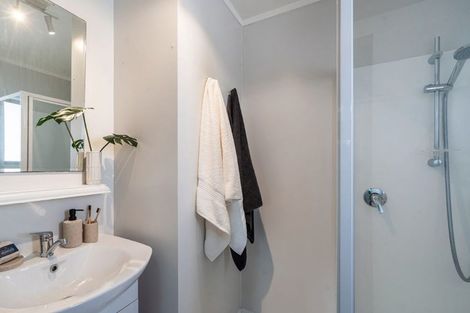 Photo of property in 2/14 Charles Street, Hauraki, Auckland, 0622