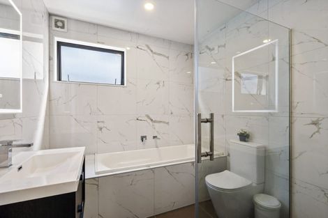 Photo of property in 42 Waihou Crescent, Albany Heights, Auckland, 0632