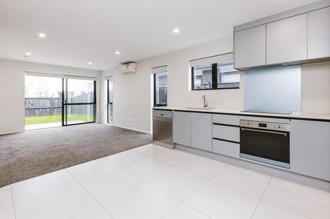 Photo of property in 19 Farmland Road, Papakura, 2110