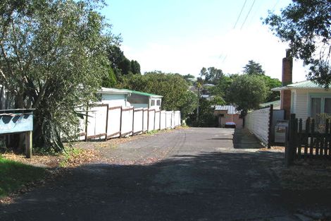 Photo of property in 2/10 Blease Street, New Lynn, Auckland, 0600