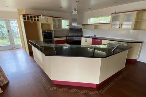 Photo of property in 32 Strowan Road, Strowan, Christchurch, 8052