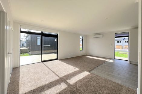 Photo of property in 38 Mcleod Road, Weymouth, Auckland, 2103