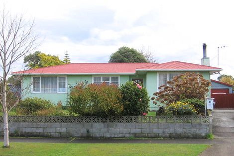 Photo of property in 8 Mokau Place, Terrace End, Palmerston North, 4410