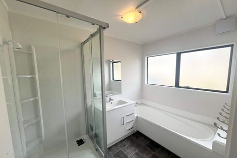 Photo of property in 2/16 Ebony Place, Massey, Auckland, 0614