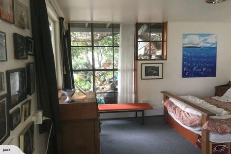 Photo of property in 2/194 Evans Bay Parade, Roseneath, Wellington, 6021