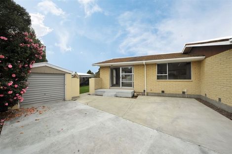 Photo of property in 2/6 Bowman Place, Sockburn, Christchurch, 8042