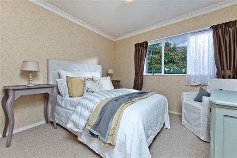 Photo of property in 2/5 Fenwick Avenue, Milford, Auckland, 0620