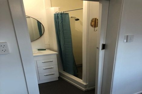 Photo of property in 70 Melbourne Road, Island Bay, Wellington, 6023