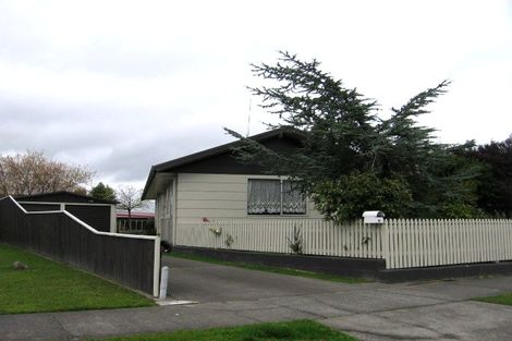 Photo of property in 40 Acacia Street, Kelvin Grove, Palmerston North, 4414