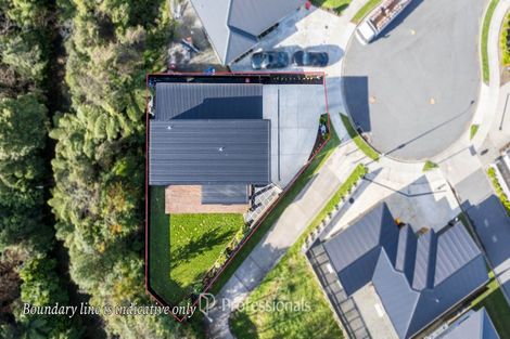 Photo of property in 22 Rewarewa Way, Timberlea, Upper Hutt, 5018