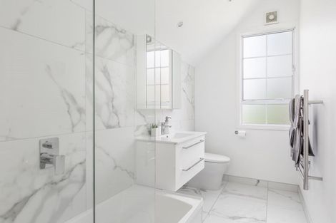 Photo of property in 1/48 Seaton Road, Murrays Bay, Auckland, 0630