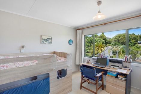 Photo of property in 37 Oneroa Road, Russell, 0202