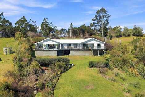 Photo of property in 136 Pinchgut Road, Kaukapakapa, 0873