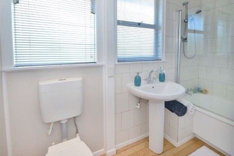 Photo of property in 17 Springtime Crescent, Stanmore Bay, Whangaparaoa, 0932