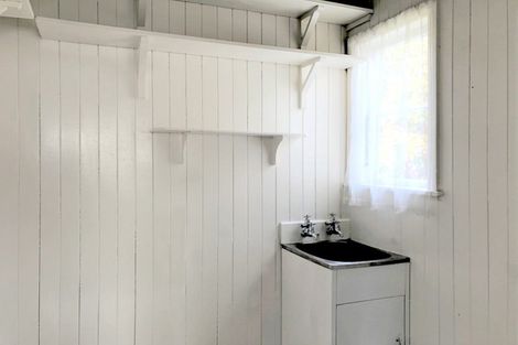 Photo of property in 37 Swiss Avenue, Gonville, Whanganui, 4501