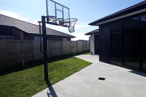 Photo of property in 16 Helen June Avenue, Flagstaff, Hamilton, 3210