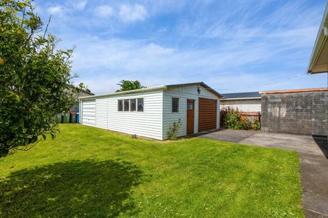 Photo of property in 72 Reid Avenue, Hawera, 4610