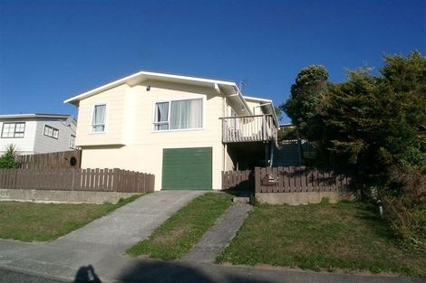 Photo of property in 74 Horokiwi Road West, Newlands, Wellington, 6037