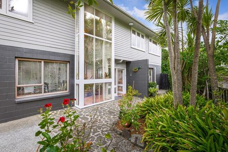 Photo of property in 42 Konini Road, Titirangi, Auckland, 0604