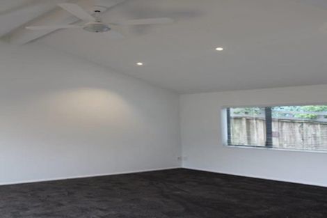 Photo of property in 2 Ware Place, Pakuranga Heights, Auckland, 2010