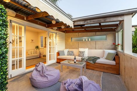 Photo of property in 2/22 Roseberry Avenue, Birkenhead, Auckland, 0626