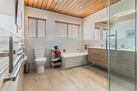 Photo of property in 8 Benmohr Place, Tokoroa, 3420