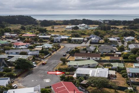 Photo of property in 8 O'rourke Place, Otaki Beach, Otaki, 5512