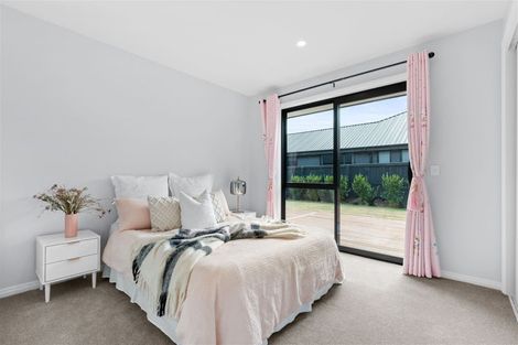 Photo of property in 33 Bronco Drive, Aidanfield, Christchurch, 8025