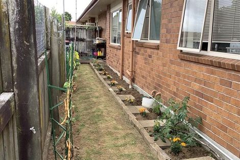 Photo of property in 2/17 Youngs Road, Papakura, 2110